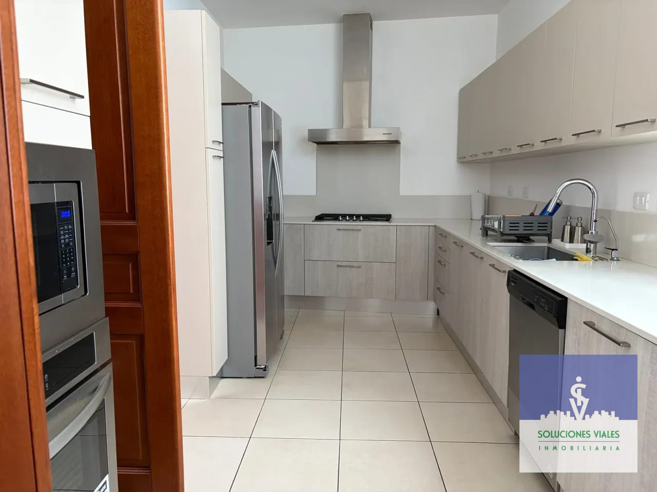 AMPLIO Y MODERNO APARTAMENTO DE 210m² EN VENTA, ZONA 15 — Apartamento en Venta en Zona 15, Guatemala, Ciudad — foto 2 de 7