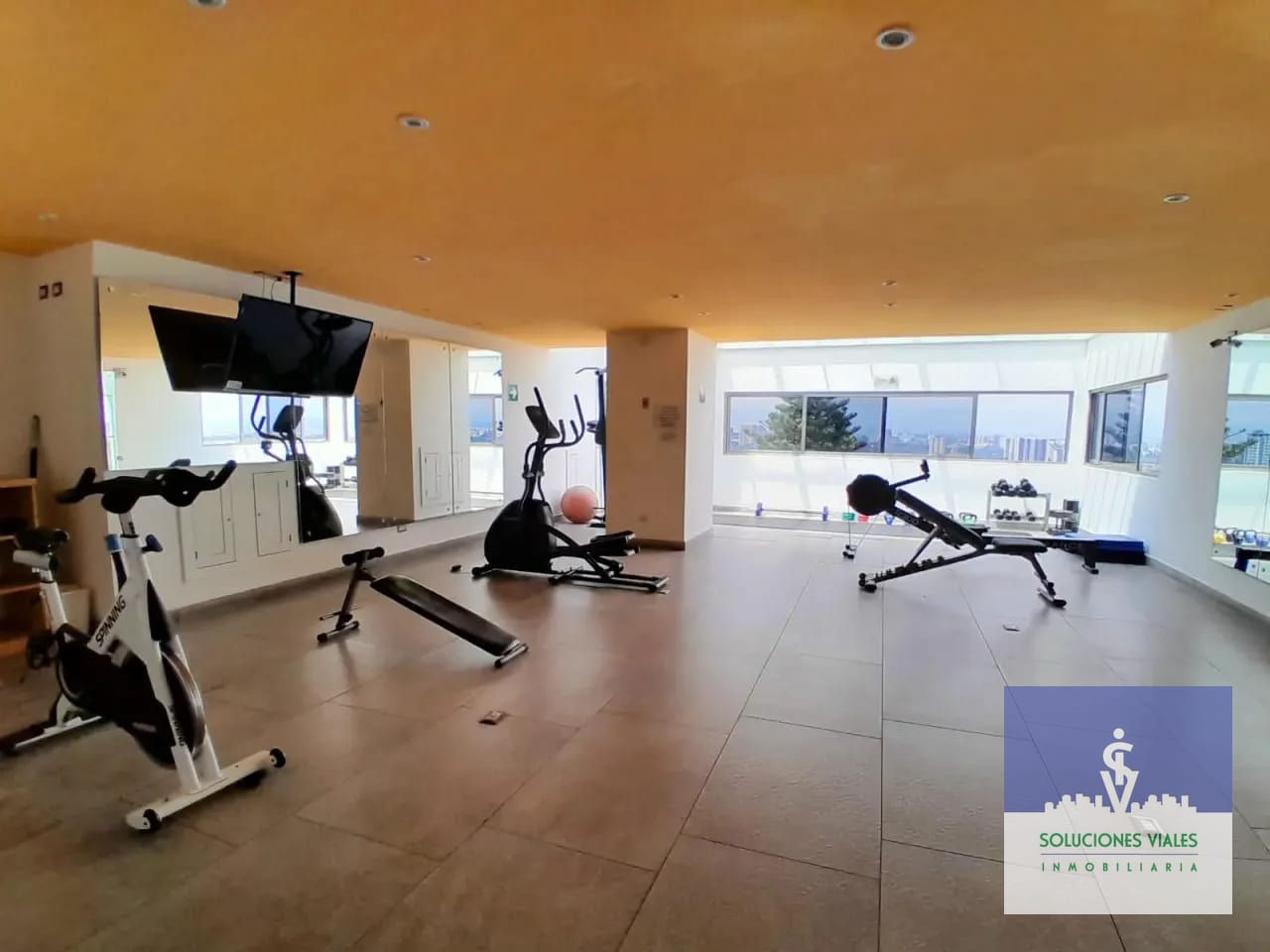 Alquilo Apartamento Loft Amueblado Zona 15, Vista Hermosa 3 — Apartamento en Alquiler en Adamant, Zona 15, Guatemala, Ciudad — foto 11 de 12
