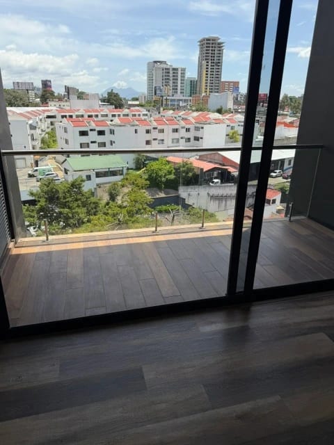 Apartamento en RENTA zona 10-3 dormitorios — Apartamento en Alquiler en Zona 10, Guatemala, Ciudad — foto 1 de 16