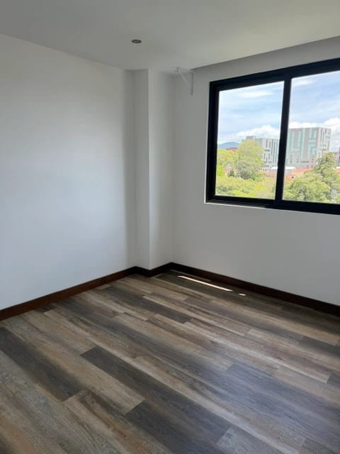 Apartamento en RENTA zona 10-3 dormitorios — Apartamento en Alquiler en Zona 10, Guatemala, Ciudad — foto 8 de 16