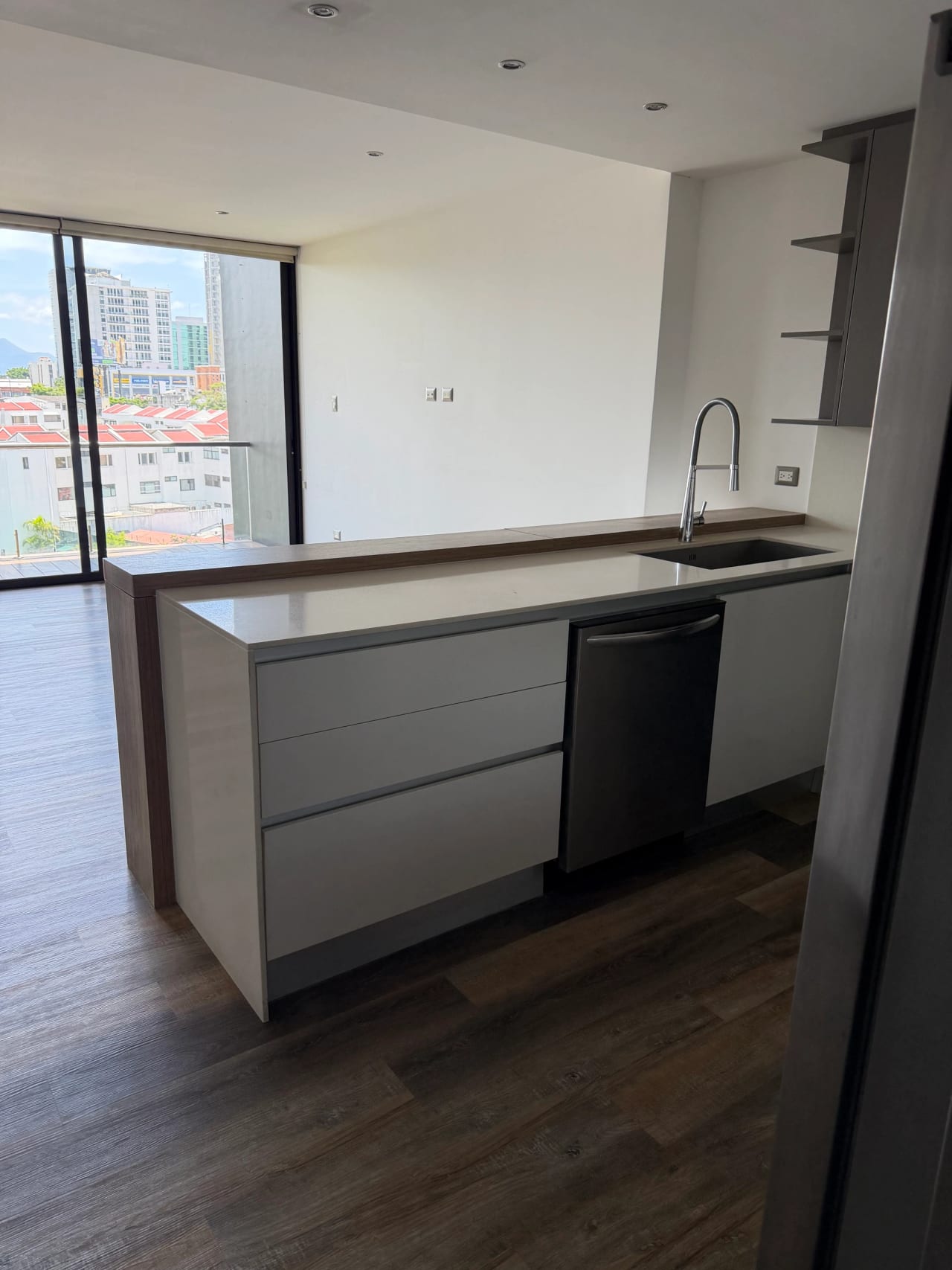 Apartamento en RENTA zona 10-3 dormitorios — Apartamento en Alquiler en Zona 10, Guatemala, Ciudad — foto 14 de 16