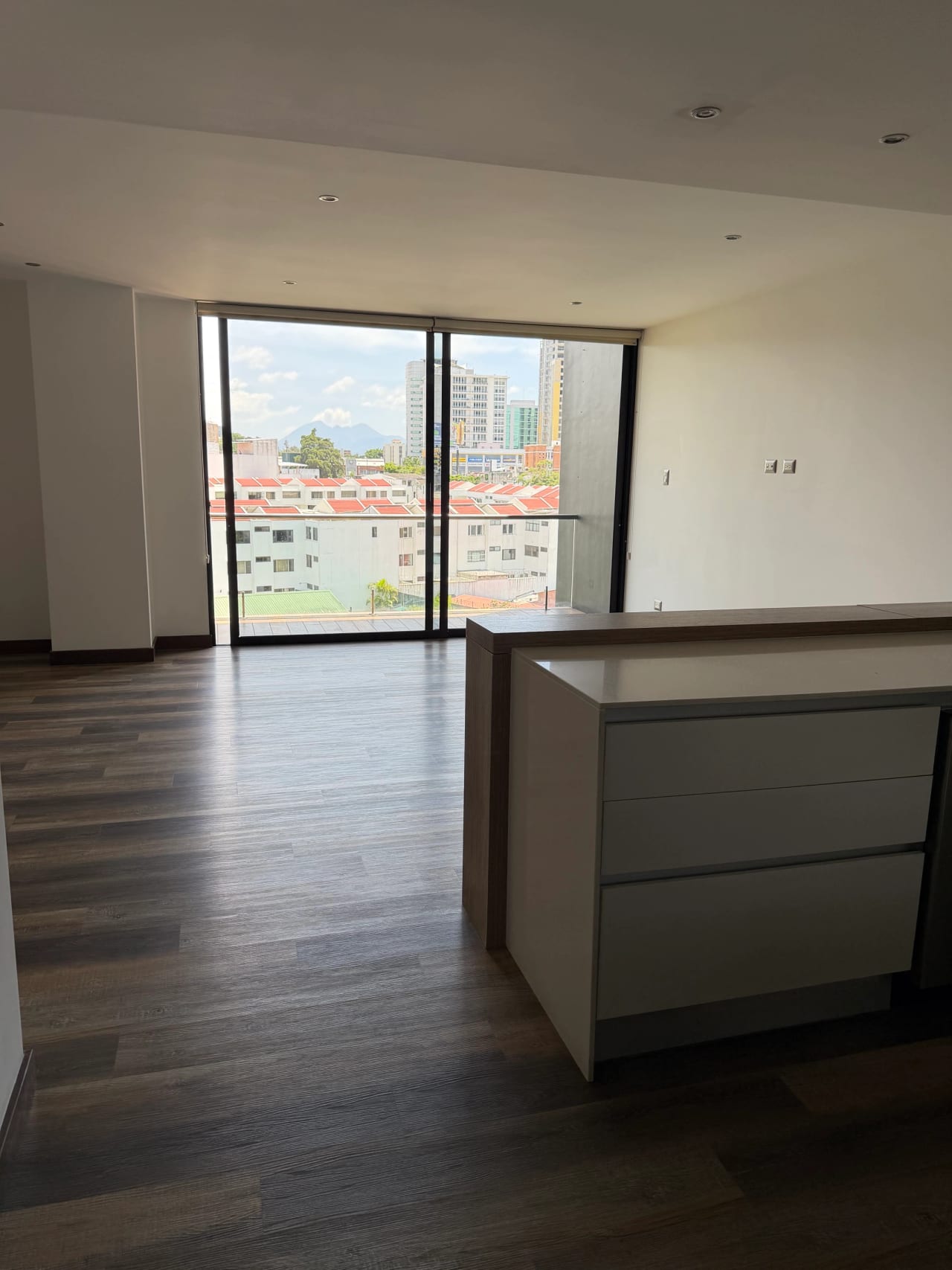 Apartamento en RENTA zona 10-3 dormitorios — Apartamento en Alquiler en Zona 10, Guatemala, Ciudad — foto 15 de 16