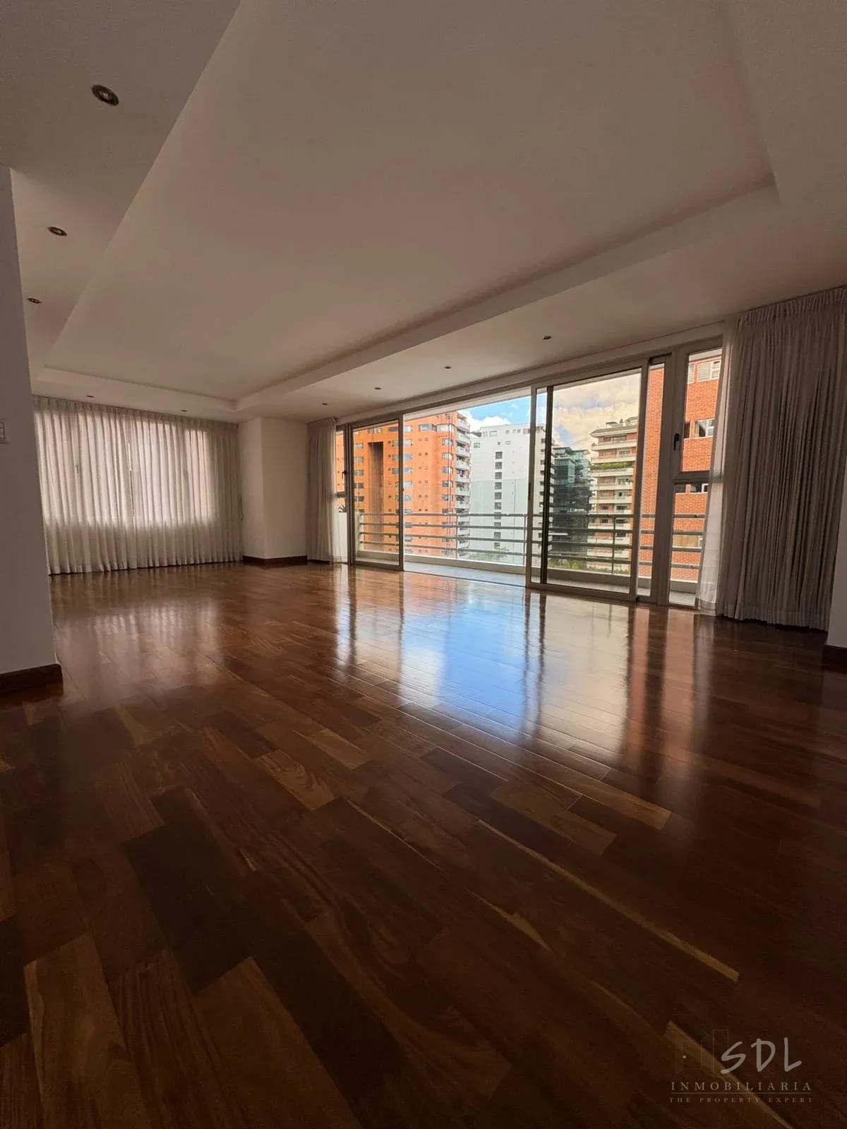 Zona 10 Avia — Apartamento en Alquiler en Zona 10, Guatemala, Ciudad — foto 6 de 12