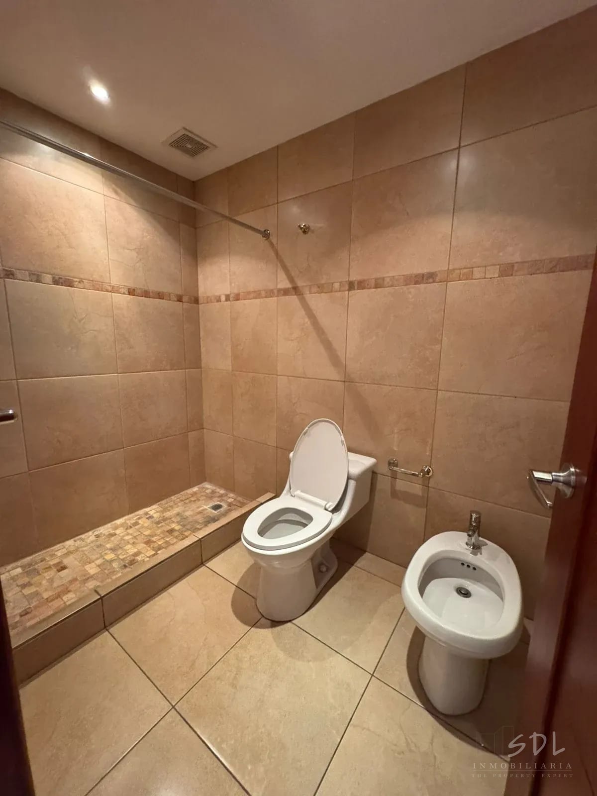Zona 10 Avia — Apartamento en Alquiler en Zona 10, Guatemala, Ciudad — foto 12 de 12