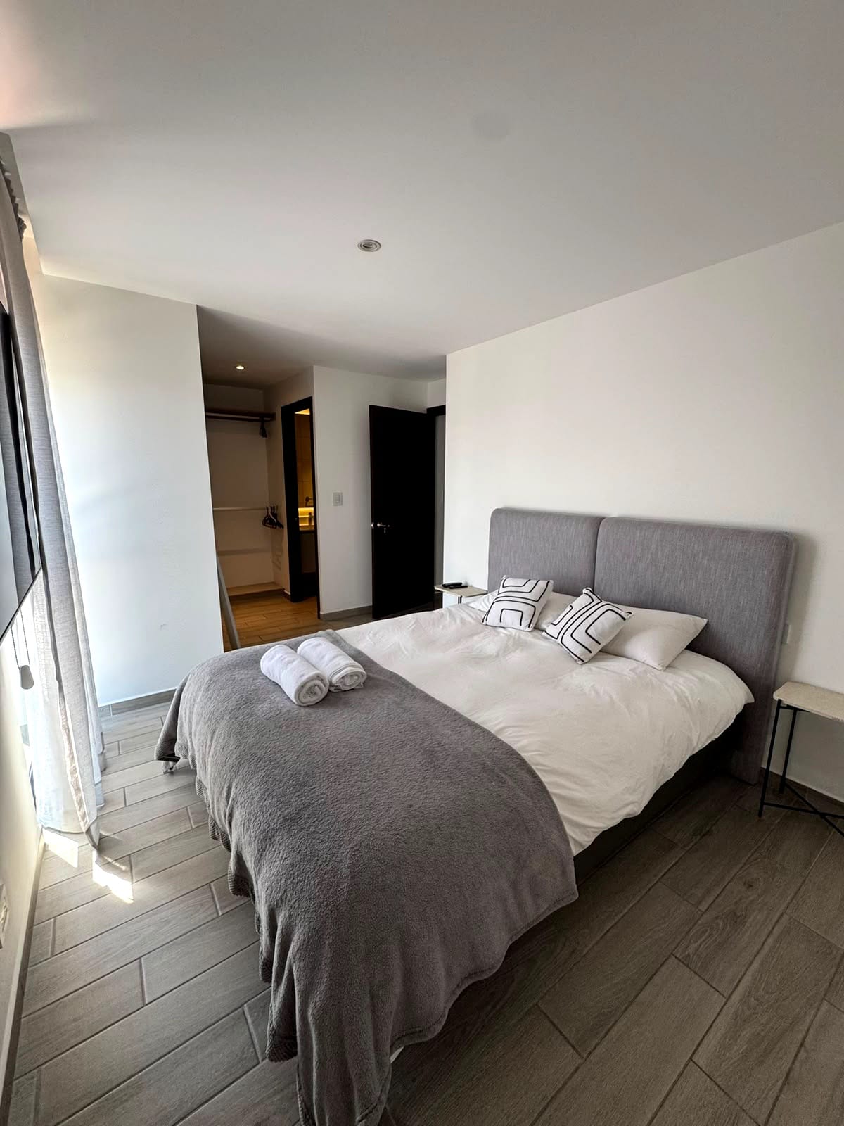 Ideal para extranjeros en zona 10 — Apartamento en Venta en Zona 10, Guatemala, Ciudad — foto 3 de 12