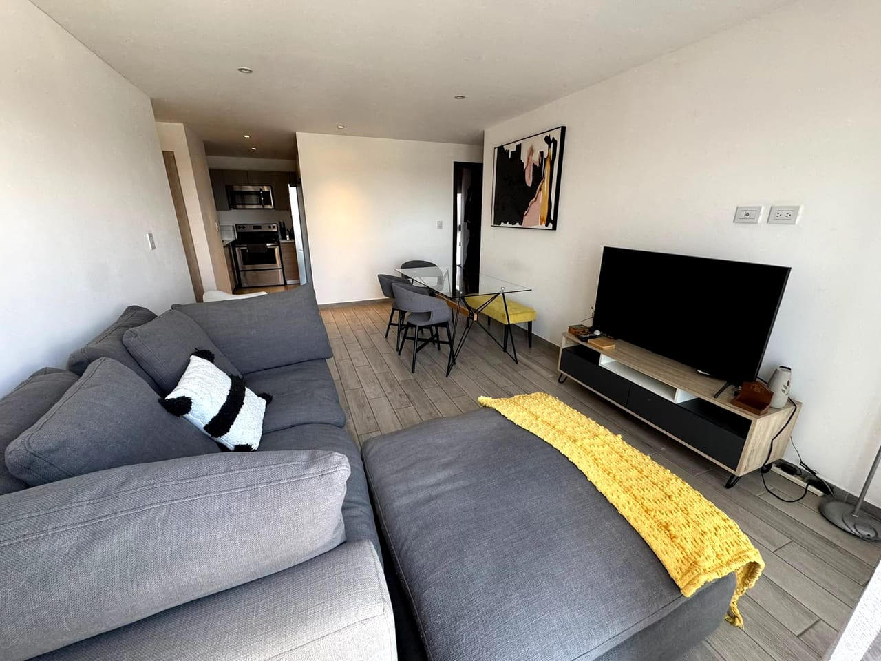 Ideal para extranjeros en zona 10 — Apartamento en Venta en Zona 10, Guatemala, Ciudad — foto 1 de 12