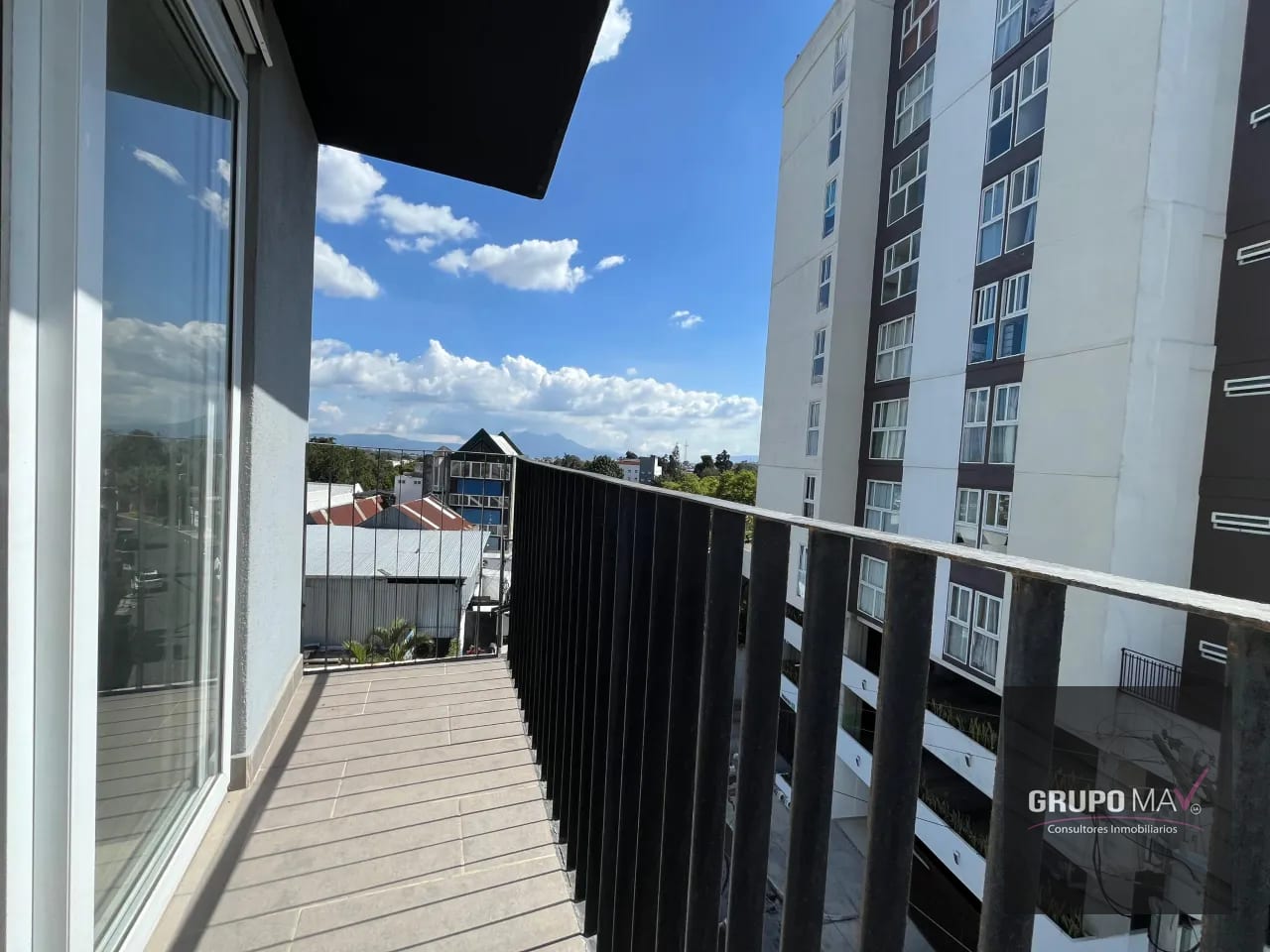 Apartamento Amueblado Edificio Akari Mixco Zona 2 — Apartamento en Alquiler en Akari, Zona 2 Mixco, Guatemala, Ciudad — foto 4 de 8