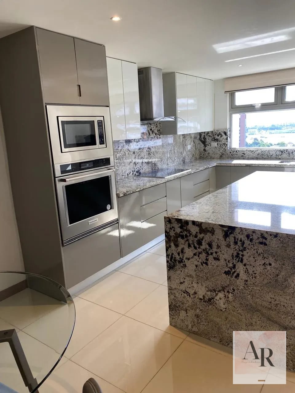 Espectacular apartamento en venta sen zona 14 — Apartamento en Venta en Akoya, Zona 14, Guatemala, Ciudad — foto 2 de 14