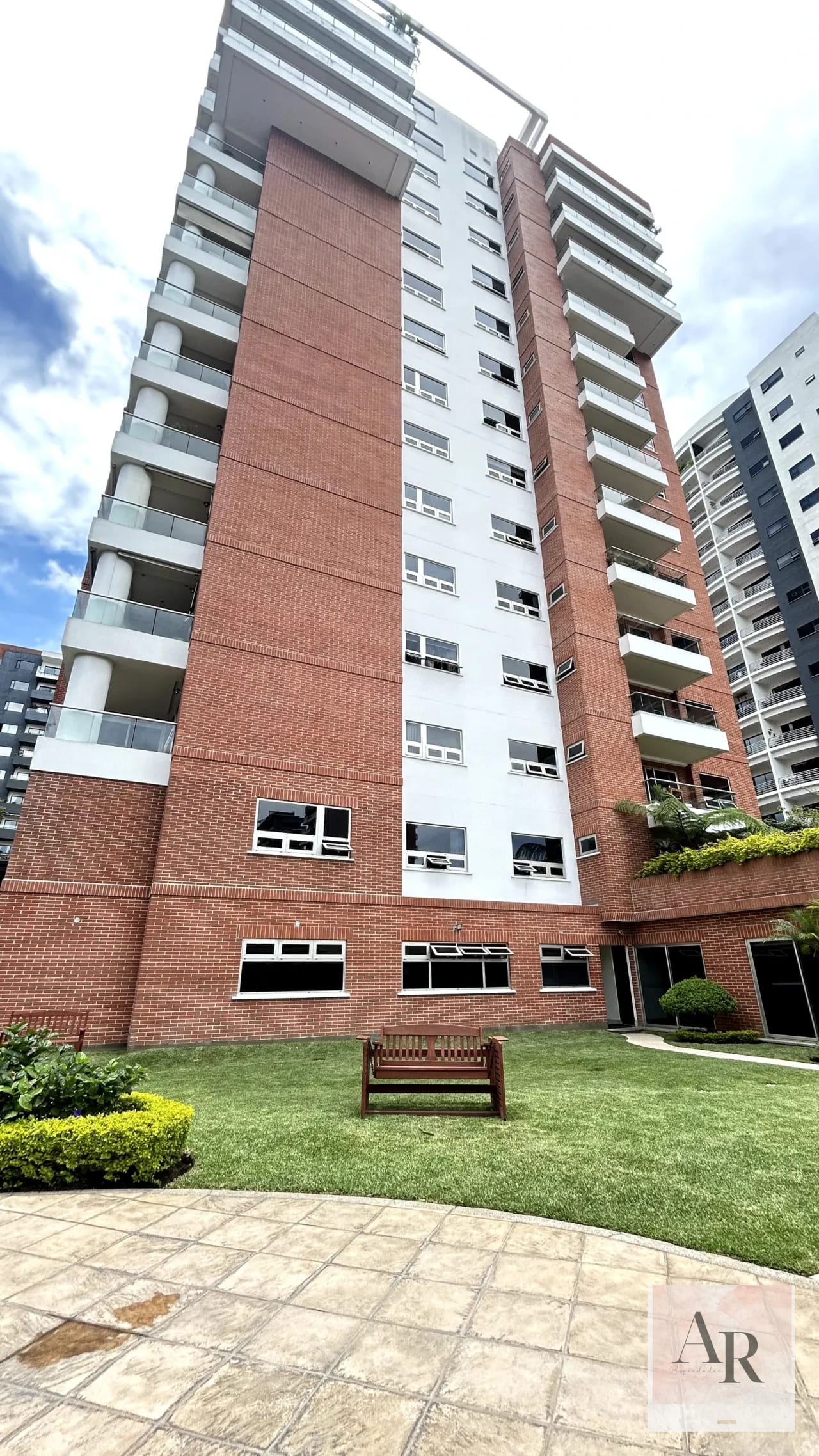 Espectacular apartamento en venta sen zona 14 — Apartamento en Venta en Akoya, Zona 14, Guatemala, Ciudad — foto 1 de 14