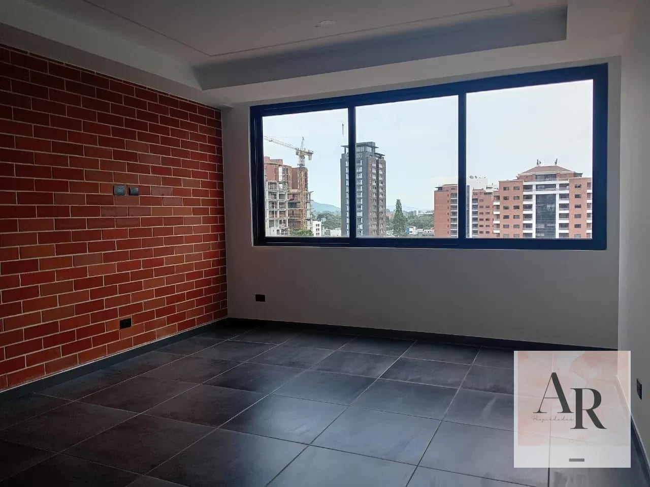 Apartemaneto en renta zona 10 — Apartamento en Alquiler en Zona 10, Guatemala, Ciudad — foto 4 de 8