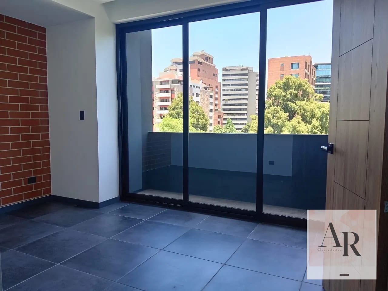Apartamento en renta para estrenar en zona 10 — Apartamento en Alquiler en Zona 10, Guatemala, Ciudad — foto 3 de 9