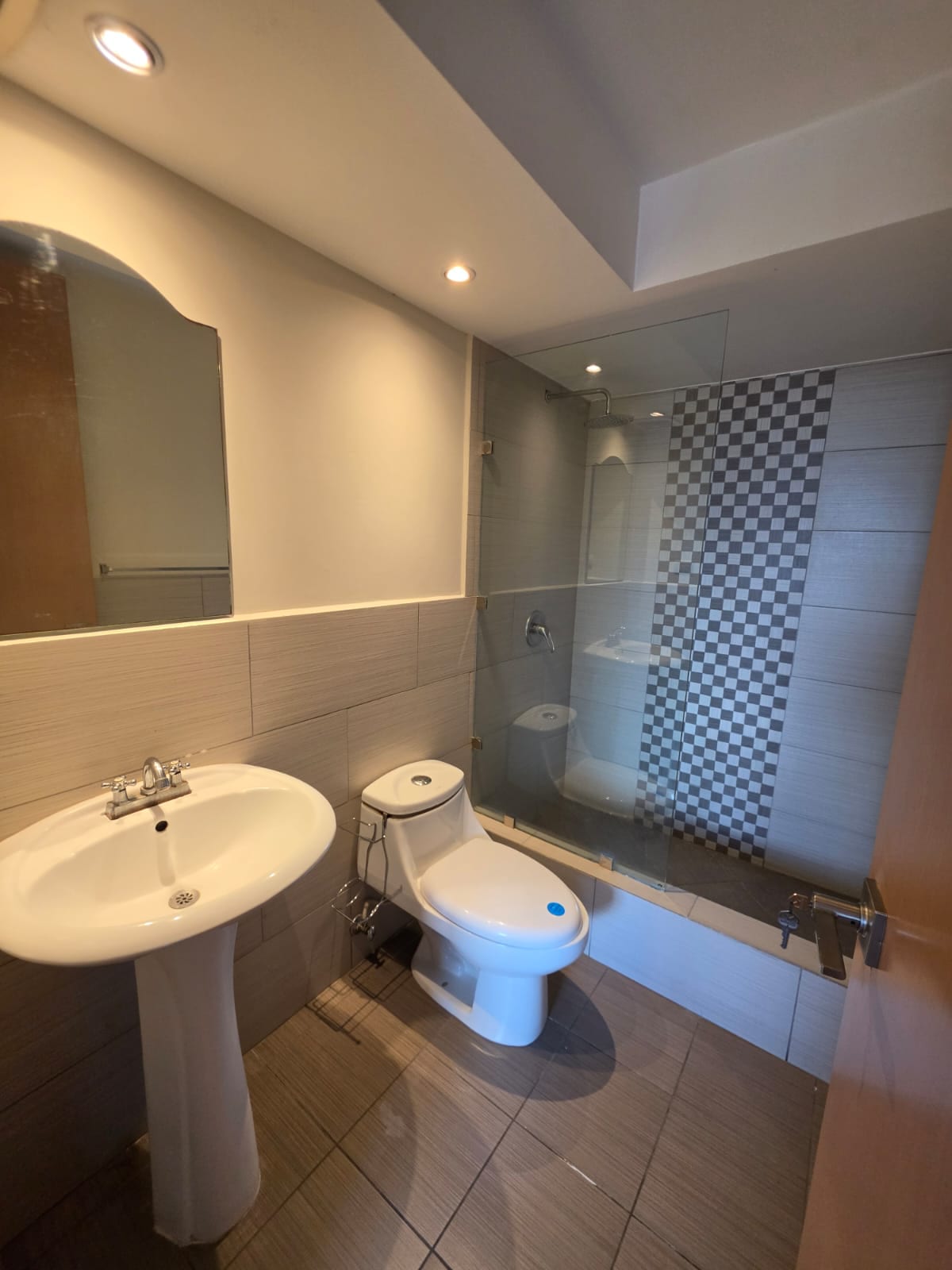 Apto en Renta en Condado La Villa zona 14 — Apartamento en Alquiler en Condado La Villa, Zona 14, Guatemala, Ciudad — foto 7 de 16