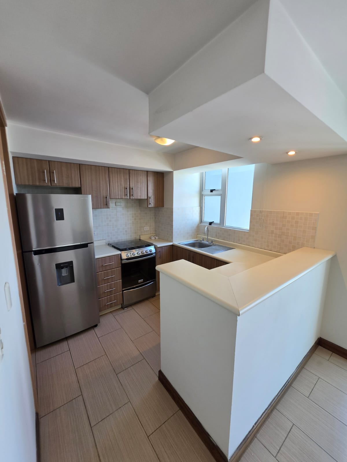 Apto en Renta en Condado La Villa zona 14 — Apartamento en Alquiler en Condado La Villa, Zona 14, Guatemala, Ciudad — foto 15 de 16