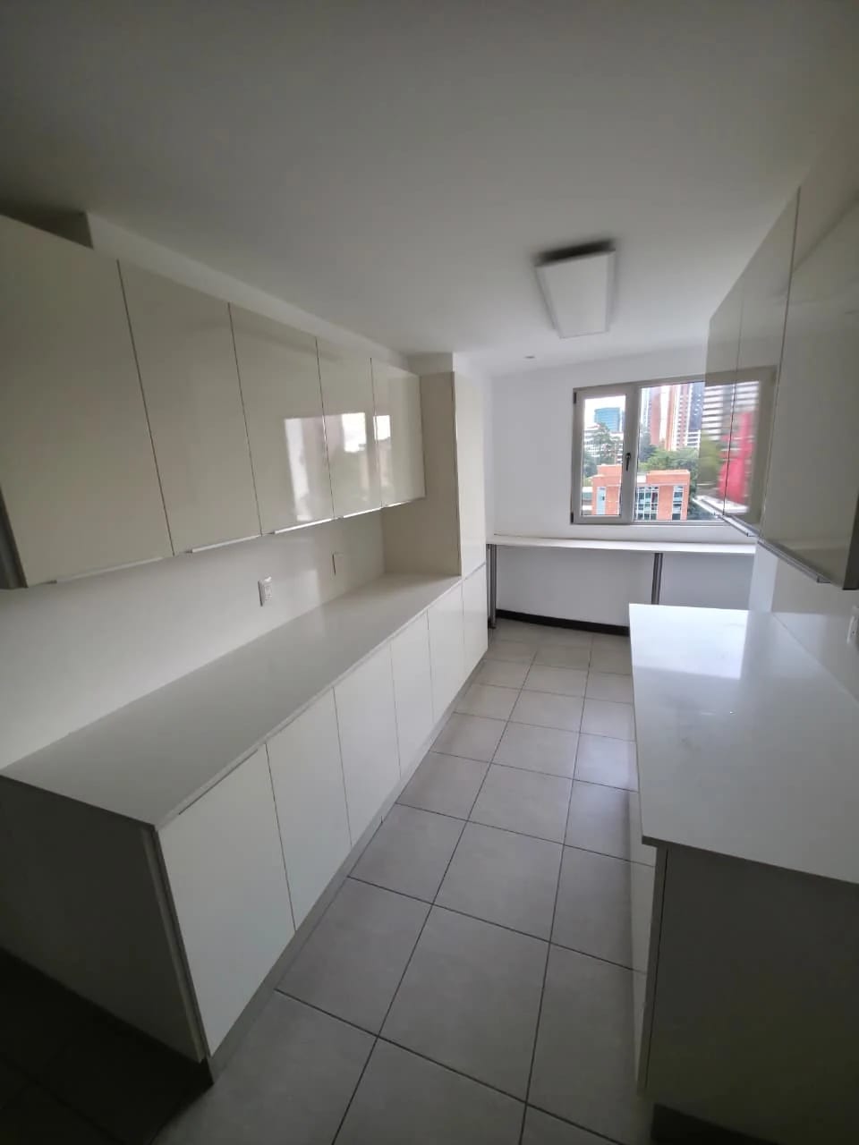 Apartamento en Zona 14 — Apartamento en Alquiler en Zona 14, Guatemala, Ciudad — foto 5 de 10