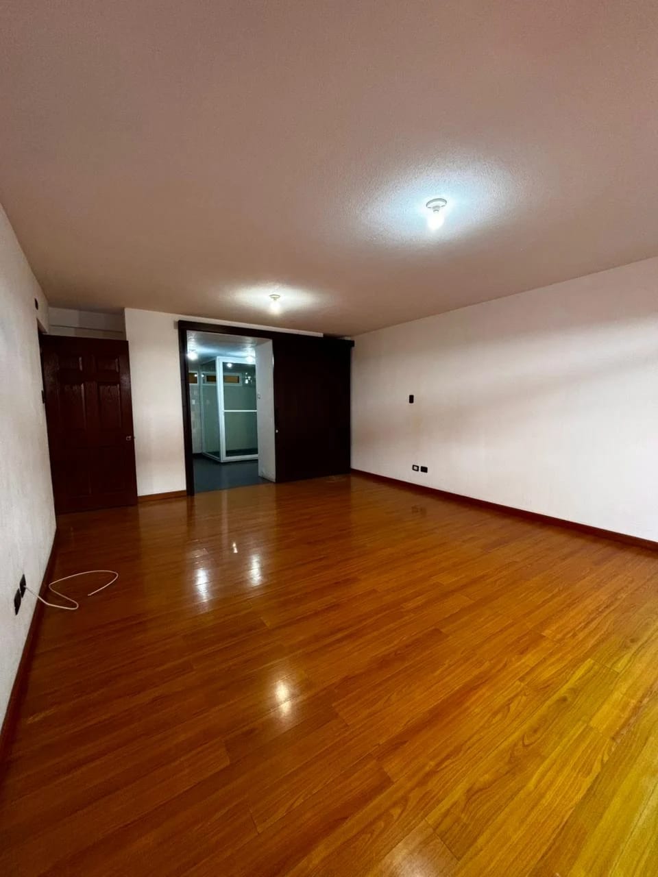 Apartamento con jardín en Las Charcas, Zona 11 — Apartamento en Alquiler en Zona 11, Guatemala, Ciudad — foto 9 de 10