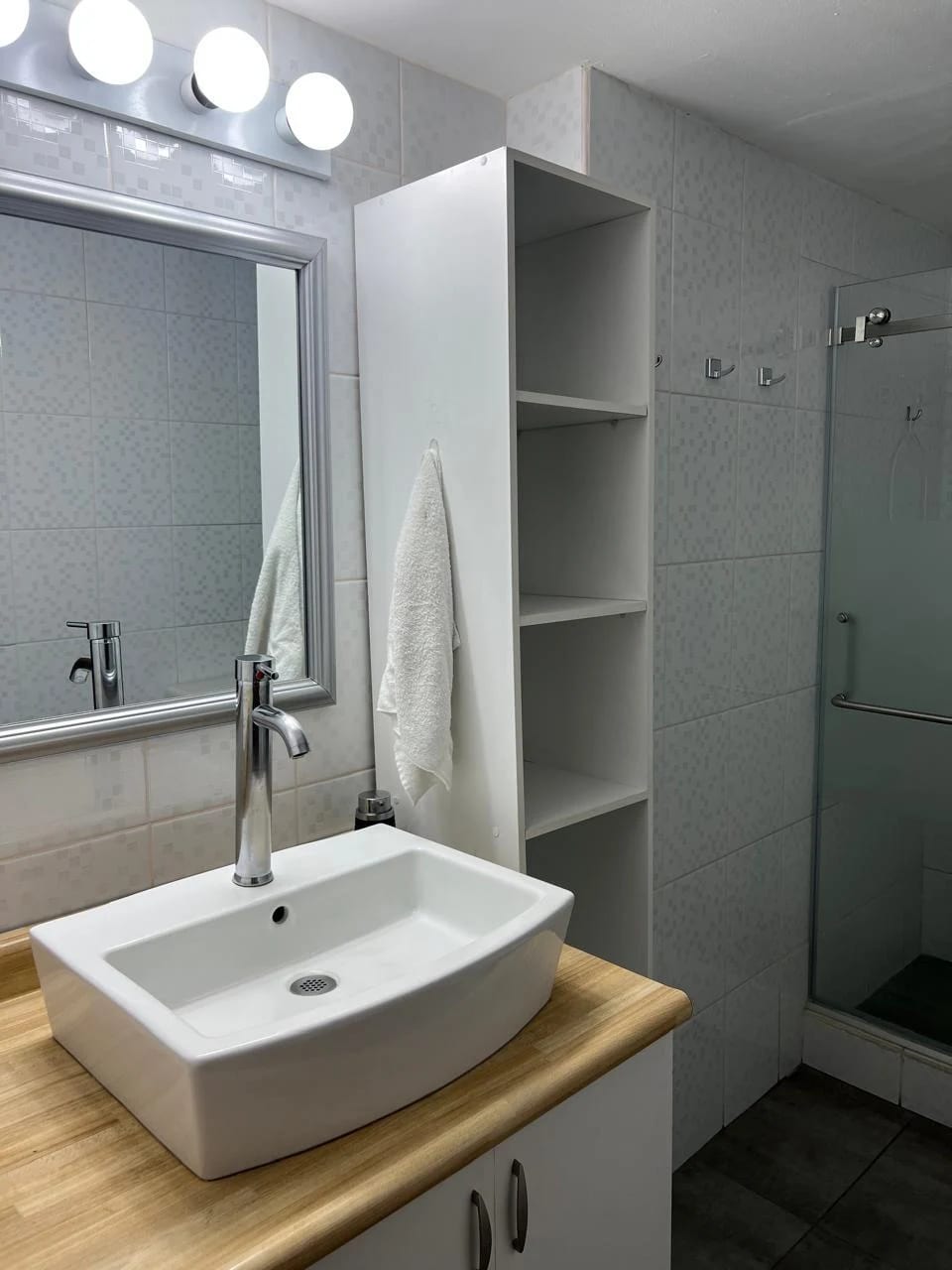 Apartamento en Zona 10 — Apartamento en Alquiler en Zona 10, Guatemala, Ciudad — foto 2 de 11