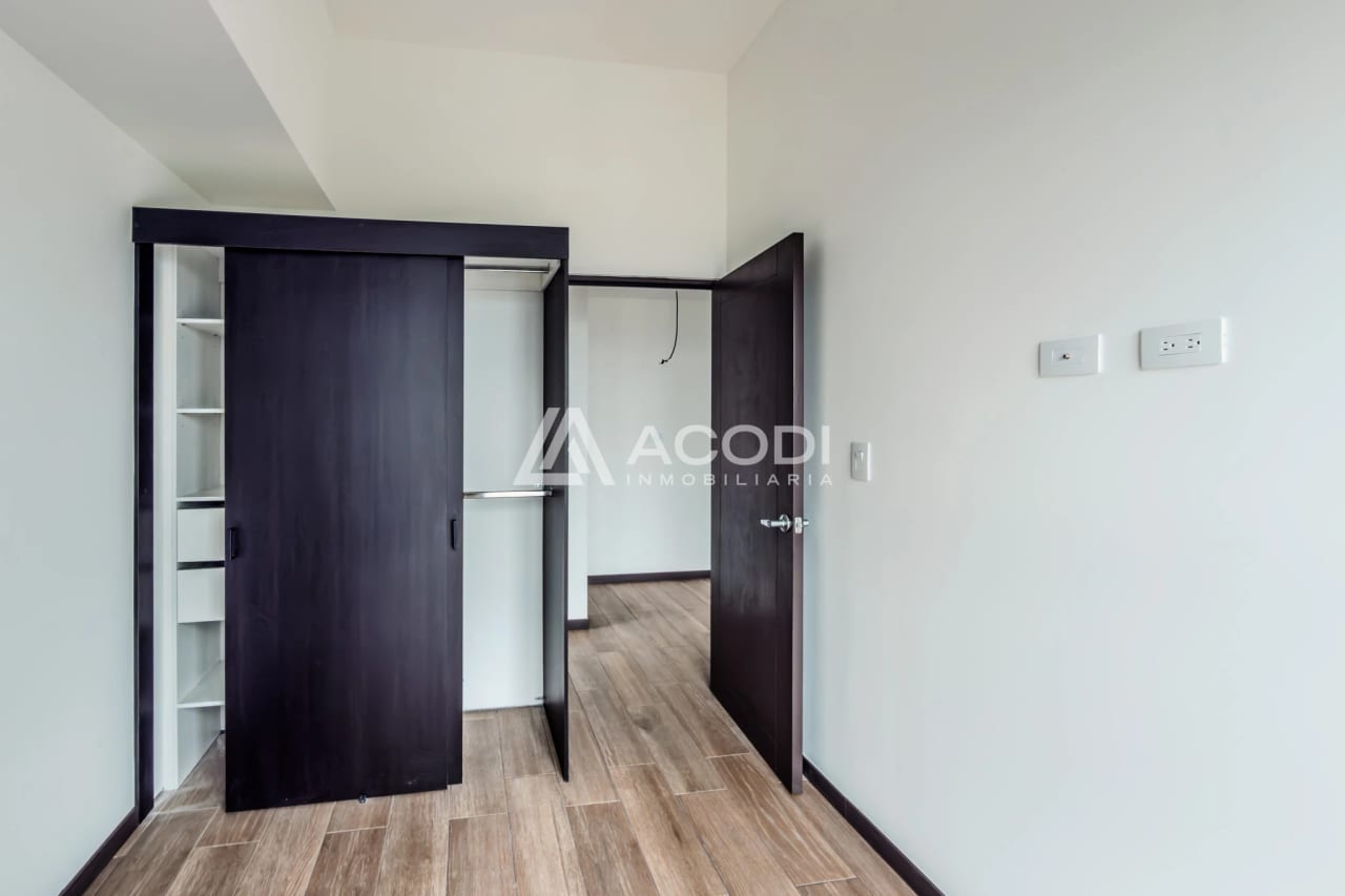 Apartamento en nivel alto en Altaire, zona 11 — Apartamento en Venta en Zona 11, Guatemala, Ciudad — foto 10 de 16