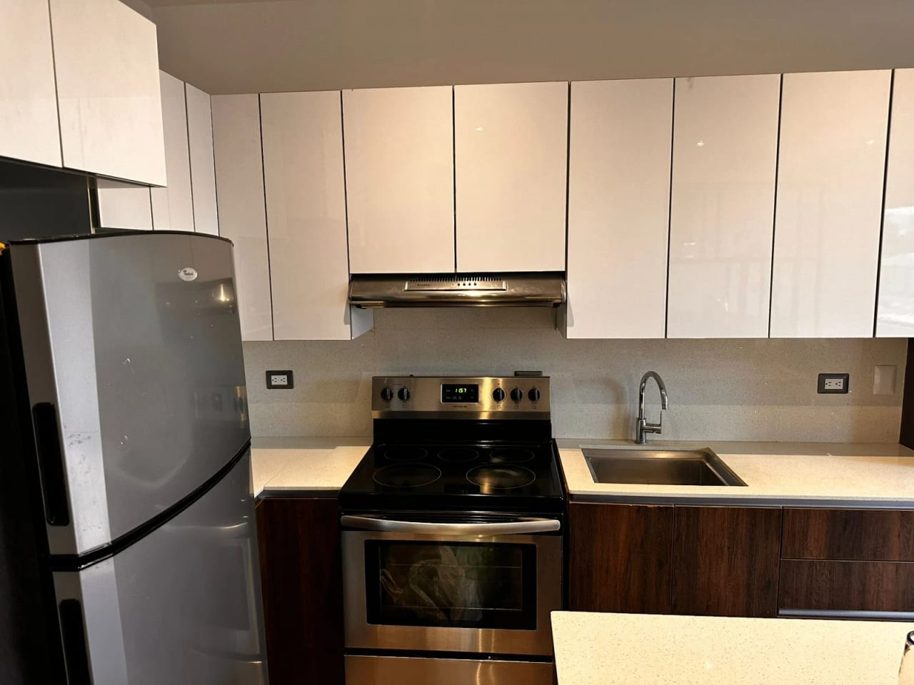 Apartamento amueblado tipo estudio en Zona 10 — Apartamento en Alquiler en Zona 10, Guatemala, Ciudad — foto 4 de 7
