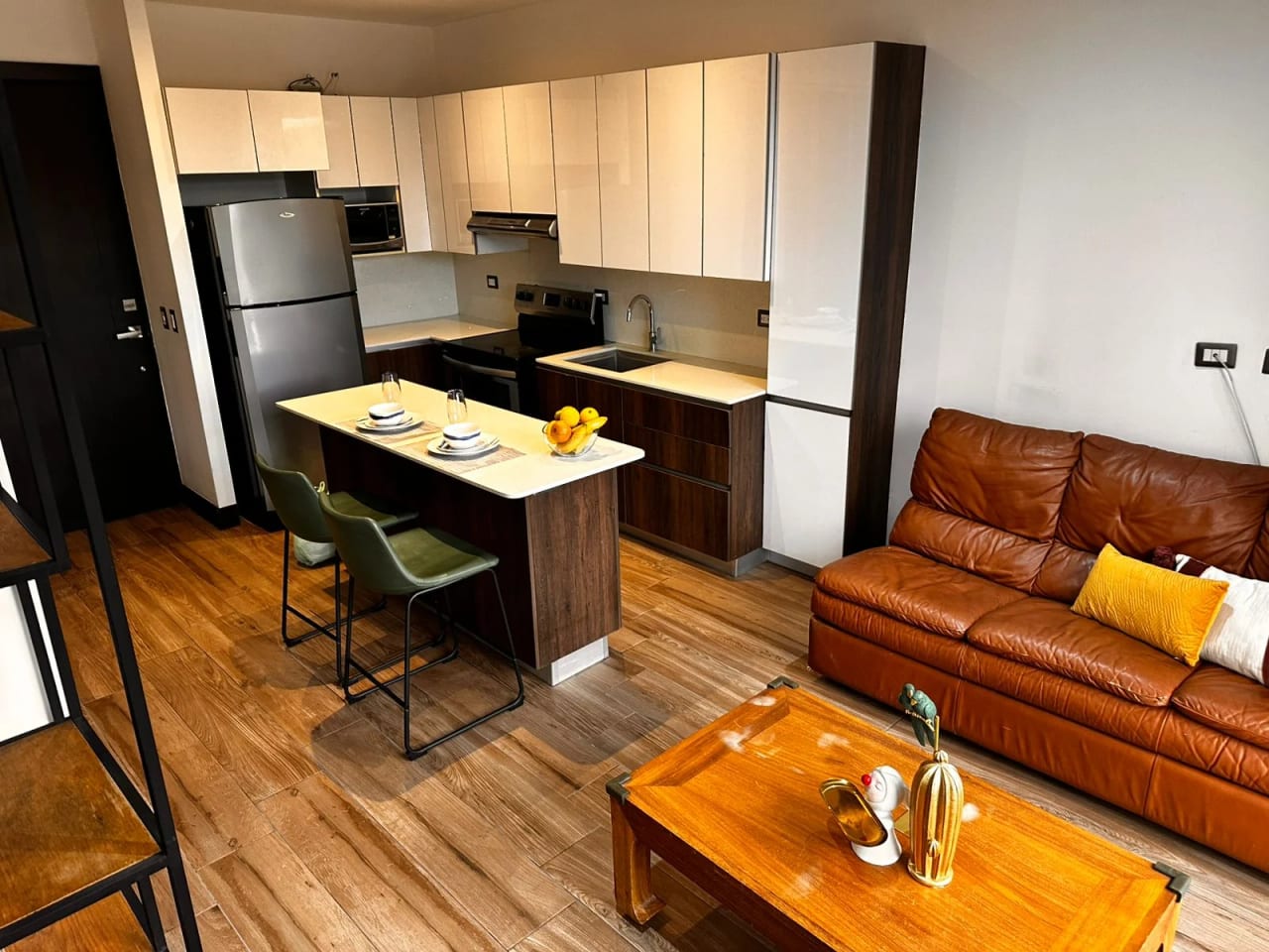 Apartamento tipo estudio en Zona 10 — Apartamento en Alquiler en Zona 10, Guatemala, Ciudad — foto 1 de 7