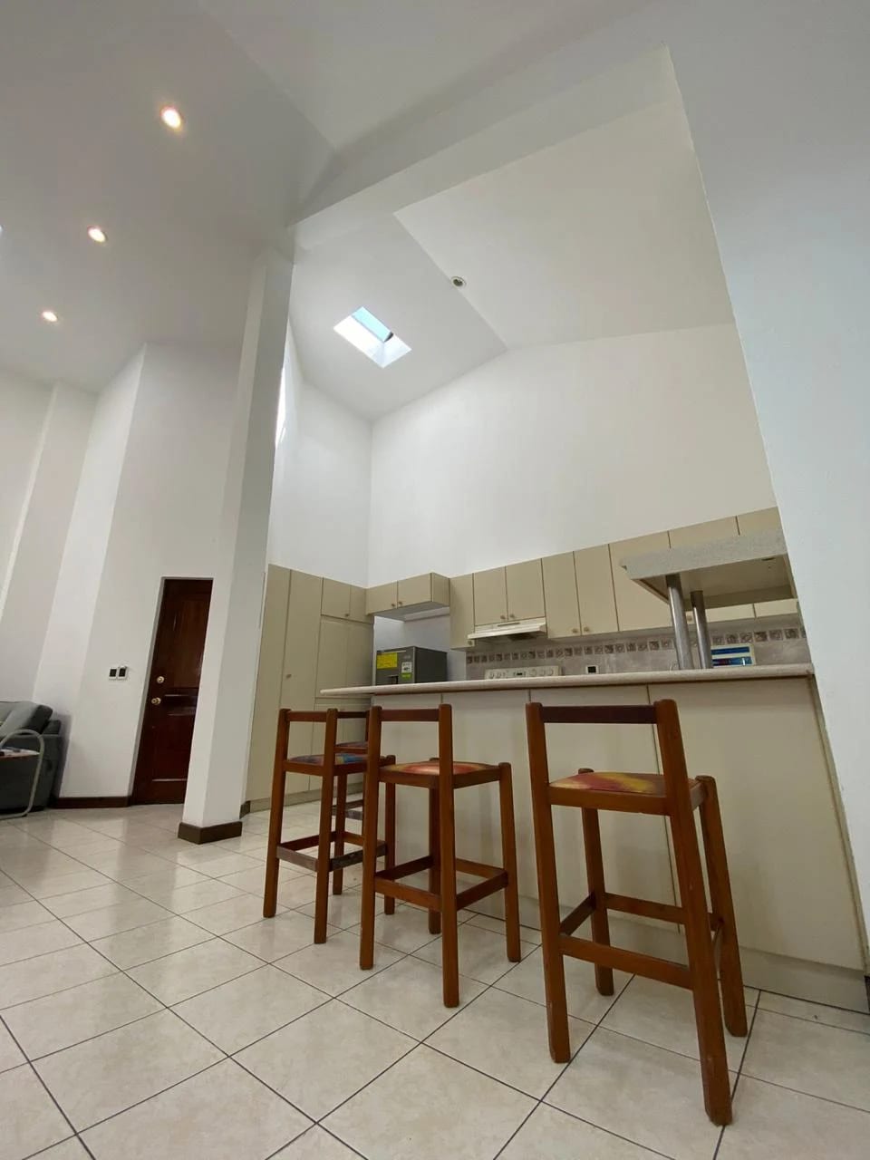 Apartamento semi amueblado en Zona 15 — Apartamento en Alquiler en Zona 15, Guatemala, Ciudad — foto 5 de 12
