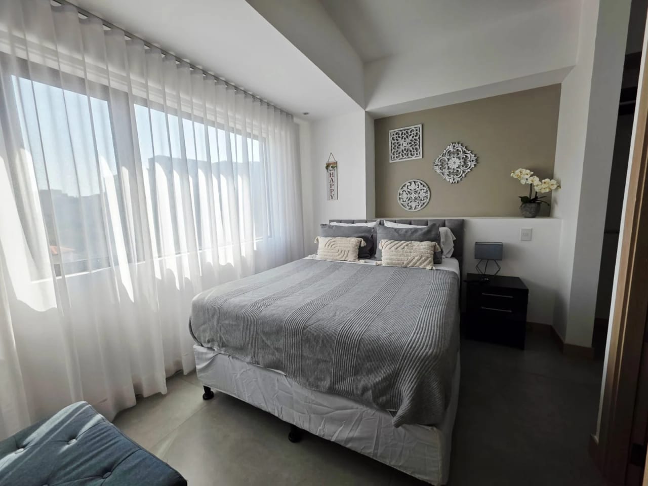 Apartamento amueblado en Zona 10 — Apartamento en Alquiler en Zona 10, Guatemala, Ciudad — foto 5 de 8