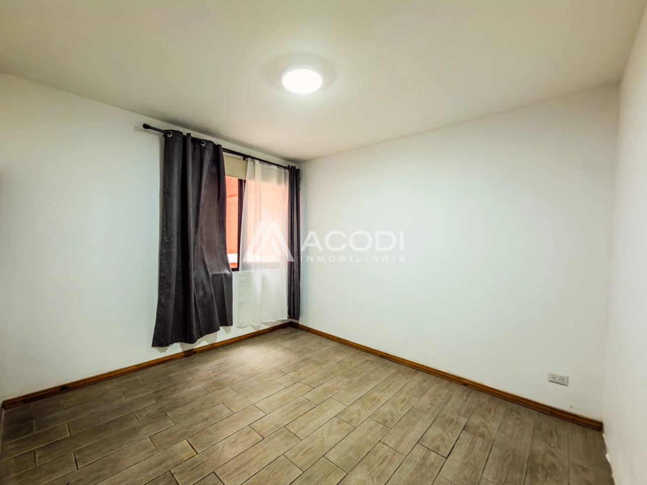 Apartamento en Zona 10 — Apartamento en Alquiler en Zona 10, Guatemala, Ciudad — foto 8 de 11