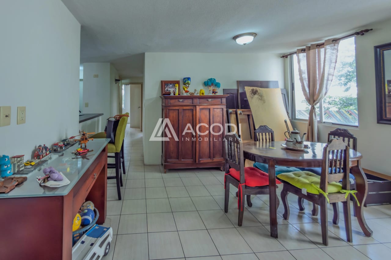 Apartamento en Zona 17 - Image 1