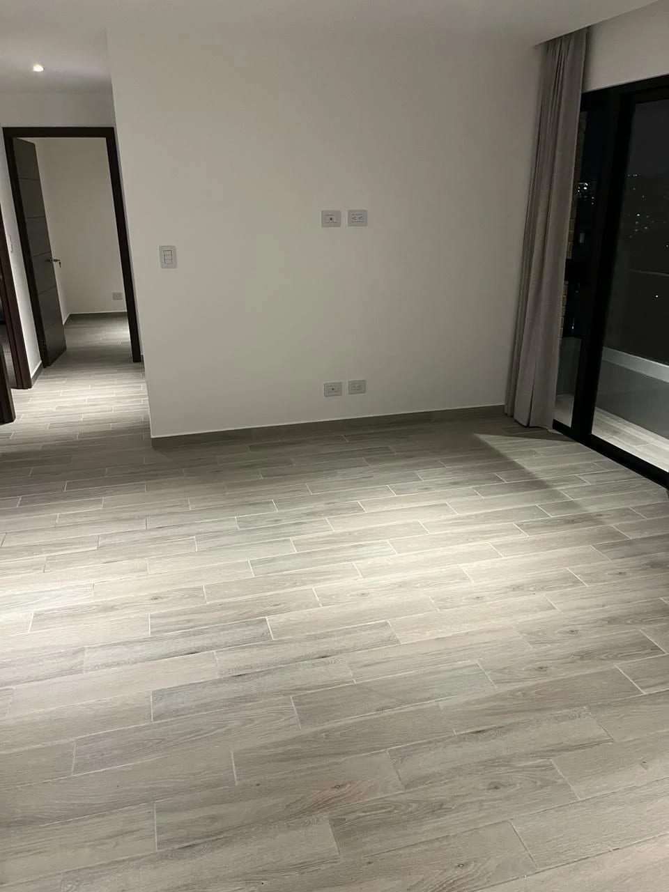 Apartamento en Zona 10 — Apartamento en Alquiler en Zona 10, Guatemala, Ciudad — foto 2 de 7