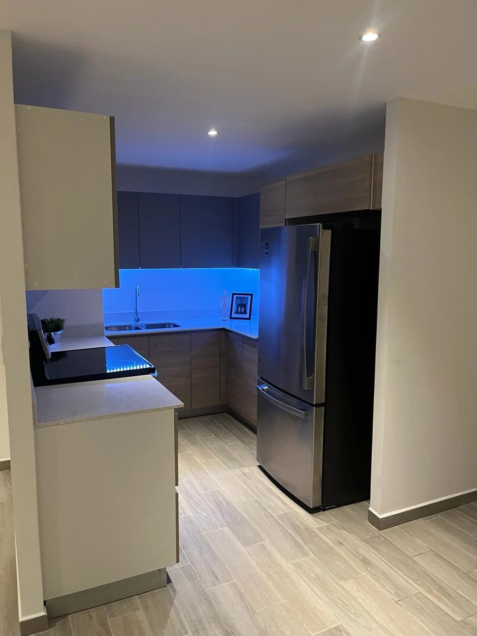 Apartamento en Zona 10 — Apartamento en Alquiler en Zona 10, Guatemala, Ciudad — foto 3 de 7