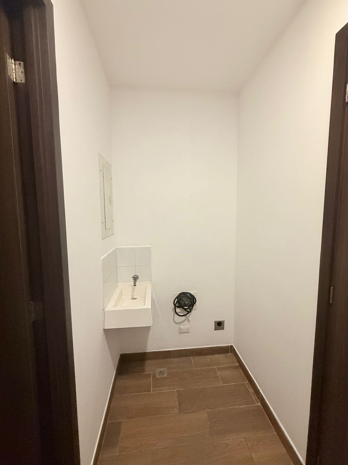 APARTAMENTO EN VENTA EDIFICIO ROQUE ZONA 2 EN PRIMER NIVEL SUPER ACCESIBLE — Apartamento en Venta en Edificio Roque, Zona 2, Guatemala, Ciudad — foto 7 de 15