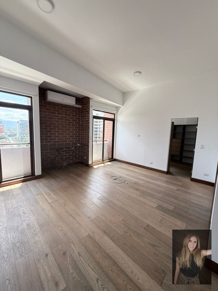 Apartamento en renta en Edificio en zona 10 a una cuadra de zona 10 — Apartamento en Alquiler en Zona 10, Guatemala, Ciudad — foto 1 de 17