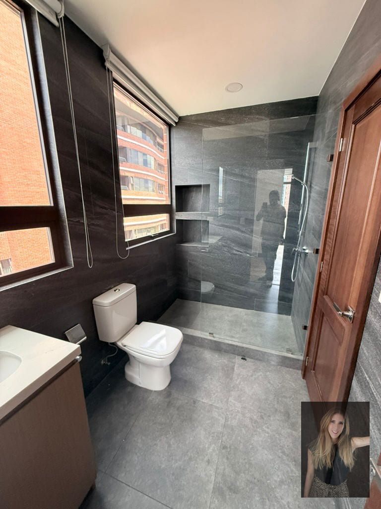 Apartamento en renta en Edificio en zona 10 a una cuadra de zona 10 — Apartamento en Alquiler en Zona 10, Guatemala, Ciudad — foto 7 de 17