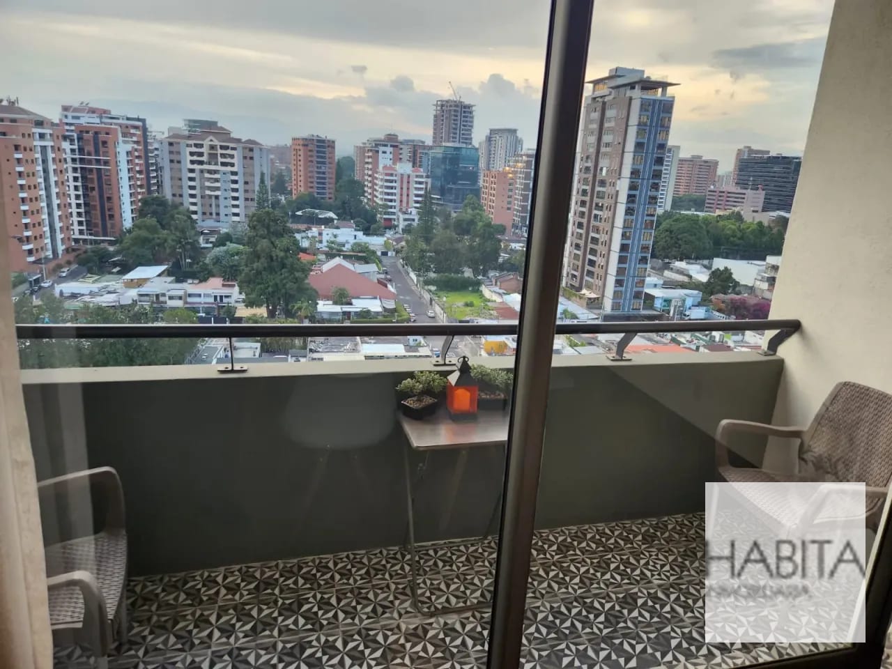 Apartamento en Renta Amueblado en Verona zona 10 — Apartamento en Alquiler en Zona 10, Guatemala, Ciudad — foto 10 de 16