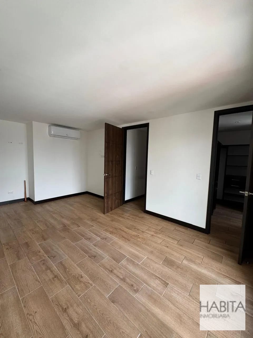 Apartamento en zona 10 Edificio Marqués de Oakland — Apartamento en Alquiler en Zona 10, Guatemala, Ciudad — foto 5 de 11
