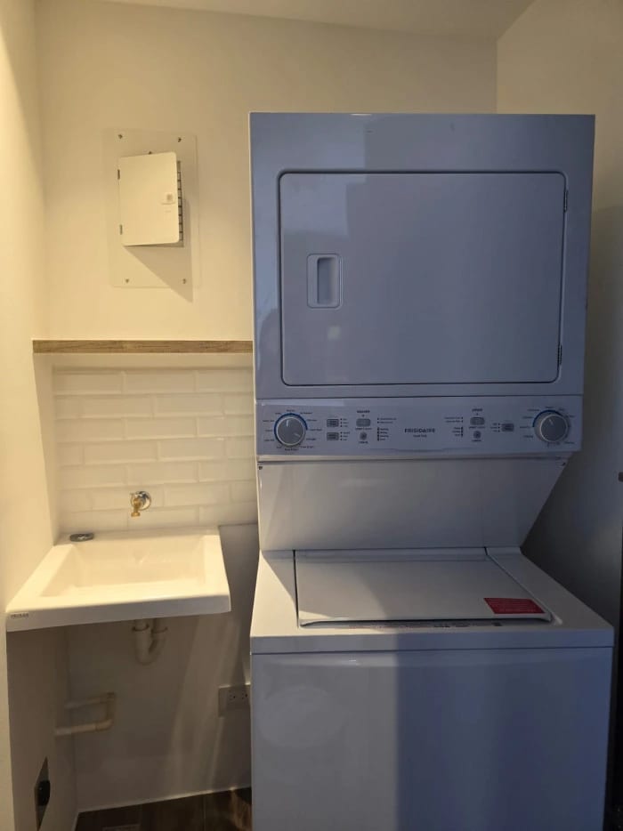 Apartamento en renta en zona 10 — Apartamento en Alquiler en Atarah, Zona 10, Guatemala, Ciudad — foto 4 de 8