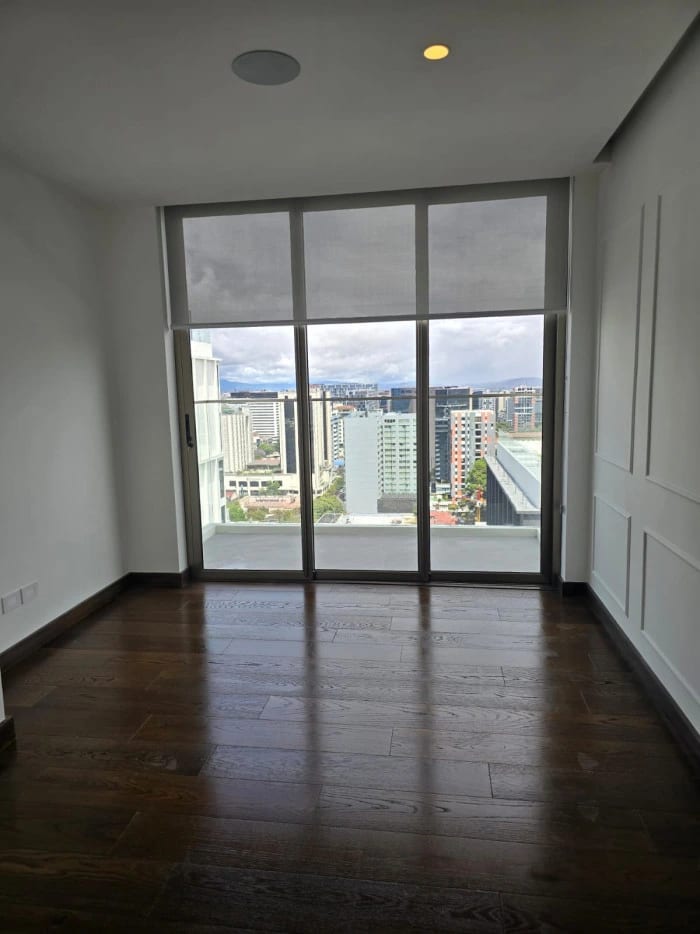 Apartamento en renta en zona 10 — Apartamento en Alquiler en Atarah, Zona 10, Guatemala, Ciudad — foto 7 de 8