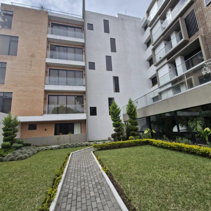 Apartamento en Renta en Enalto Zona 16 — Apartamento en Alquiler en Zona 16, Guatemala, Ciudad — foto 3 de 6