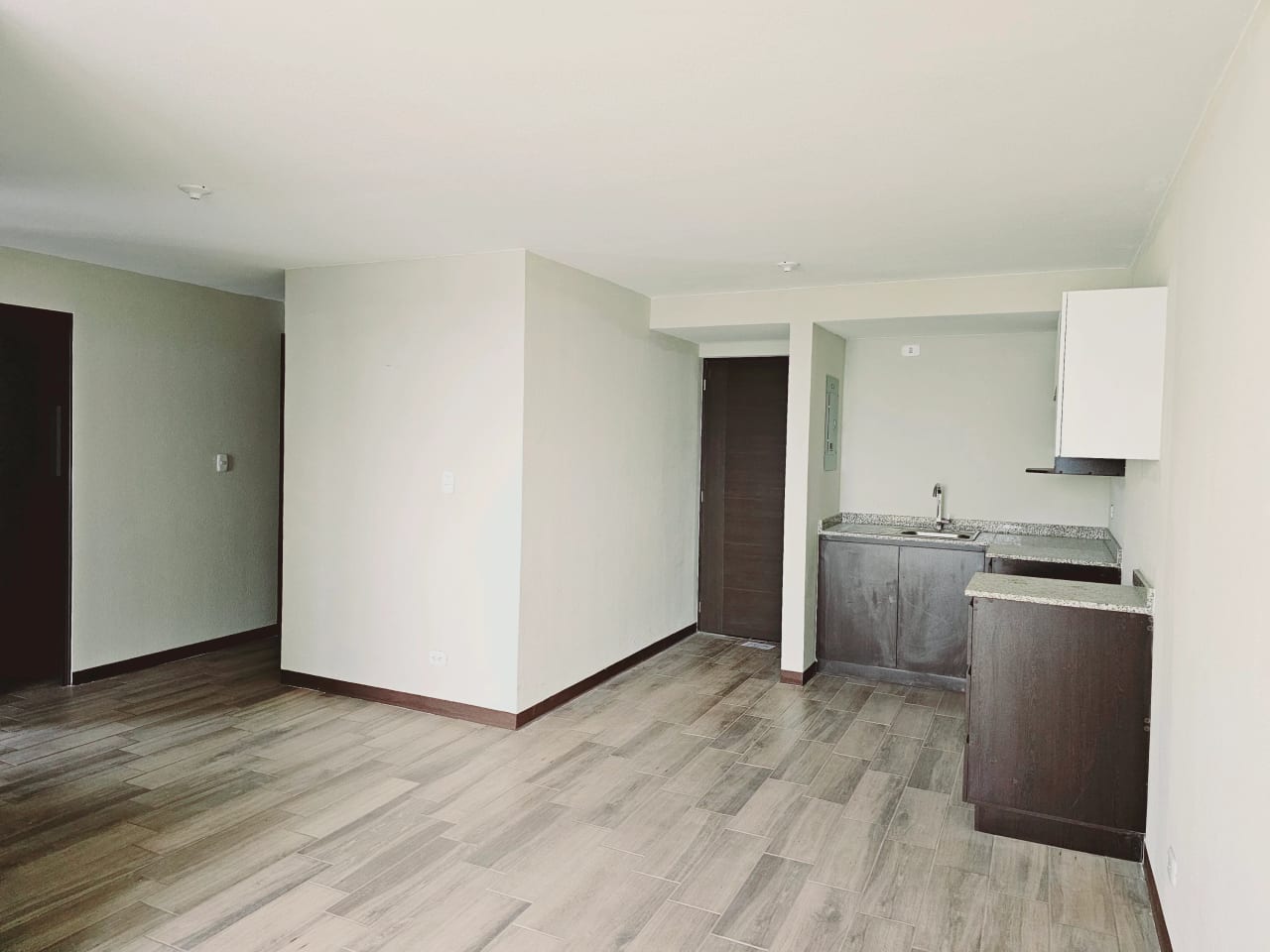 Apartamento en Venta en Zona 4 de Mixco — Apartamento en Venta en Bosques de San Nicolás, Zona 4 Mixco, Guatemala, Ciudad — foto 1 de 7