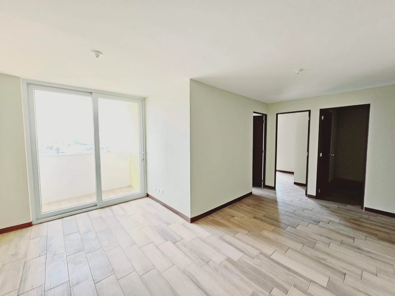 Apartamento en Renta en Zona 4 de Mixco — Apartamento en Alquiler en Bosques de San Nicolás, Zona 4 Mixco, Guatemala, Ciudad — foto 1 de 7