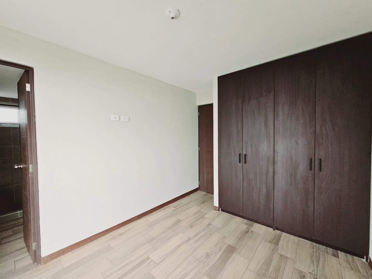 Apartamento en Renta en Zona 4 de Mixco — Apartamento en Alquiler en Bosques de San Nicolás, Zona 4 Mixco, Guatemala, Ciudad — foto 5 de 7