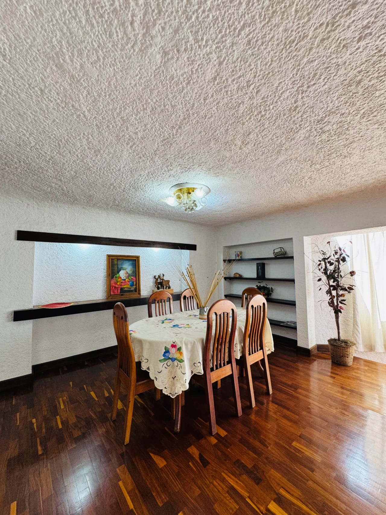 Apartamento en Renta en el Corazon de Zona 10 — Apartamento en Alquiler en Las Cañas, Zona 10, Guatemala, Ciudad — foto 3 de 8