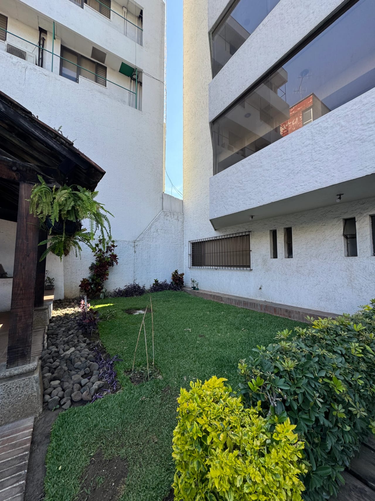 Apartamento en Renta en el Corazon de Zona 10 — Apartamento en Alquiler en Las Cañas, Zona 10, Guatemala, Ciudad — foto 8 de 8