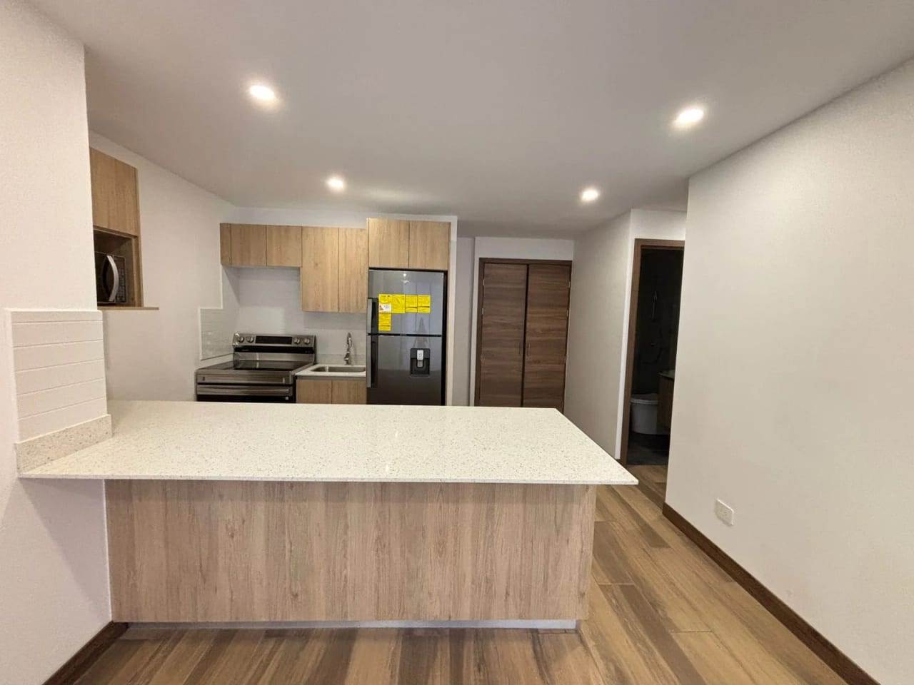 Apartamento de Dos Habitaciones en Zona 15 Prive. — Apartamento en Alquiler en Privé, Zona 15, Guatemala, Ciudad — foto 3 de 9