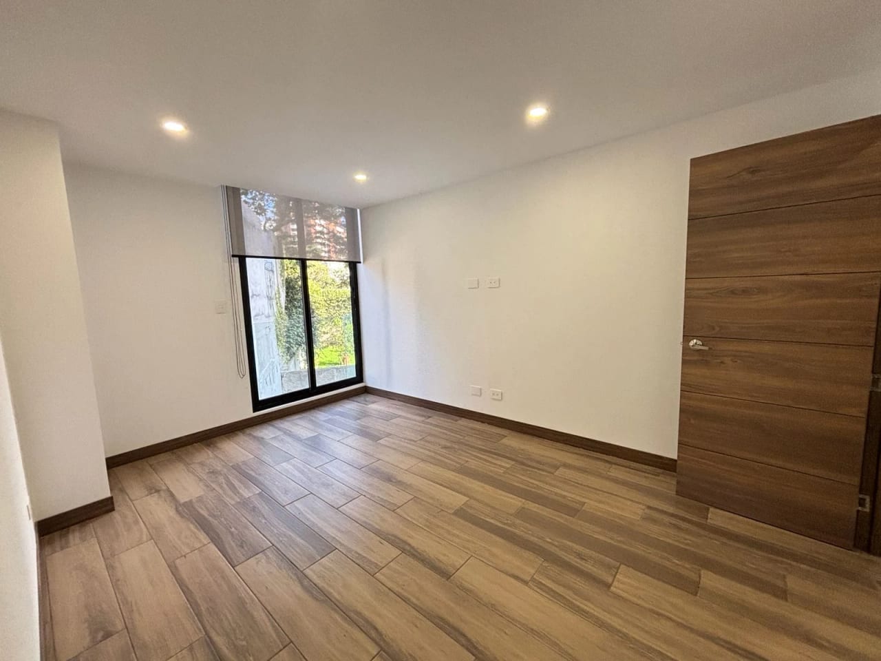 Apartamento en renta en zona 10 — Apartamento en Alquiler en Salvattore, Zona 10, Guatemala, Ciudad — foto 1 de 5