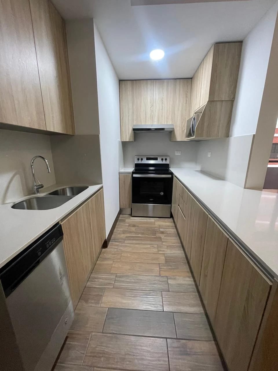 Apartamento en renta zona 10 — Apartamento en Alquiler en Salvattore, Zona 10, Guatemala, Ciudad — foto 1 de 7