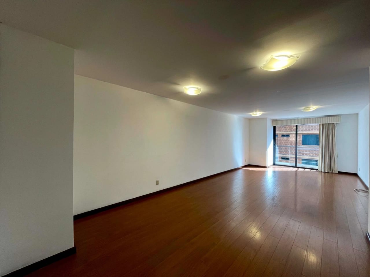 Edificio Vivaldi Zona 14 -renta- — Apartamento en Alquiler en Vivaldi, Zona 14, Guatemala, Ciudad — foto 1 de 8