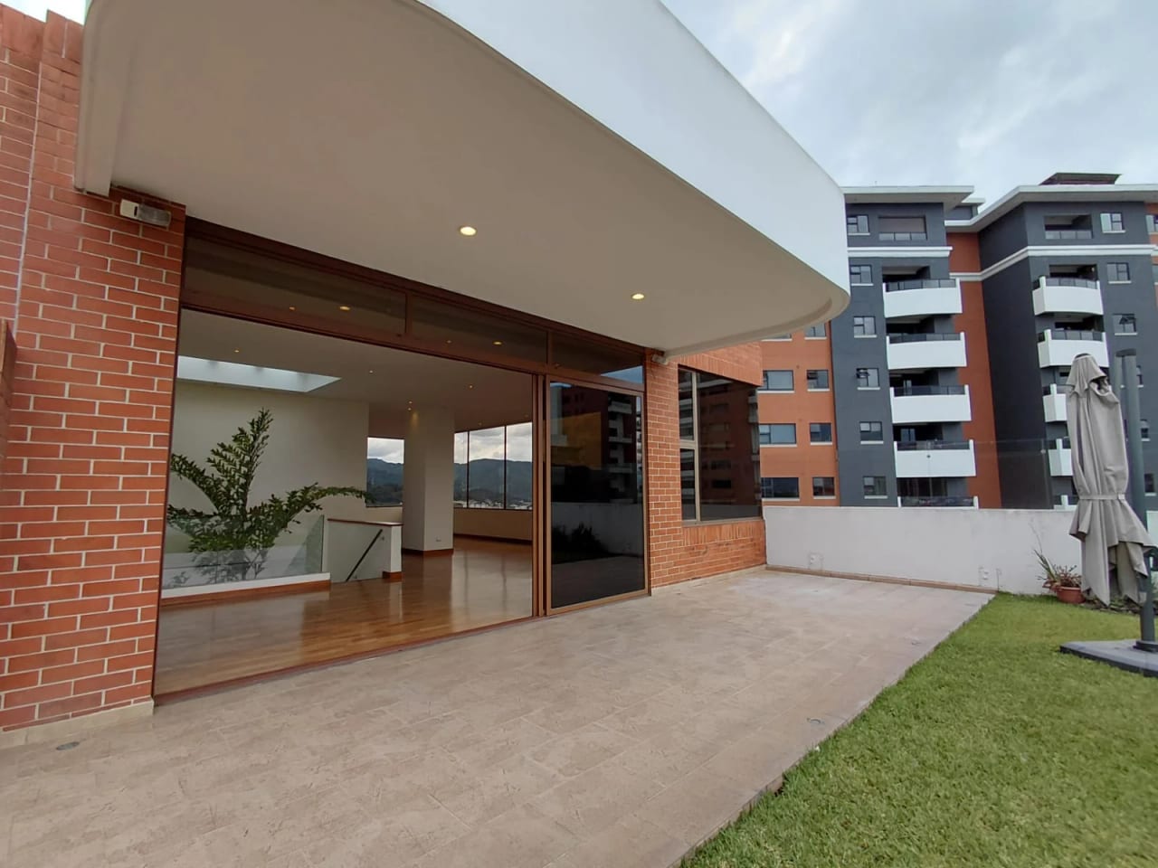 Penthouse Matisse 2 Zona 14 -Renta- — Apartamento en Alquiler en Matisse, Zona 14, Guatemala, Ciudad — foto 9 de 10