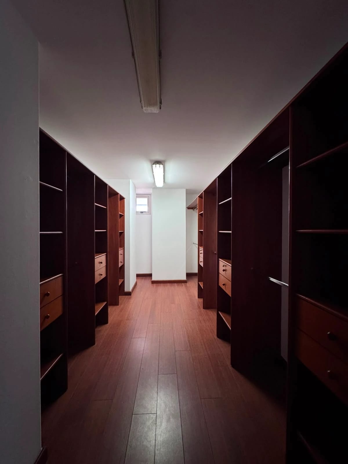 Apartamento grande Marques del Valle 4 habitaciones — Apartamento en Alquiler en Marqués del Valle, Zona 14, Guatemala, Ciudad — foto 4 de 14