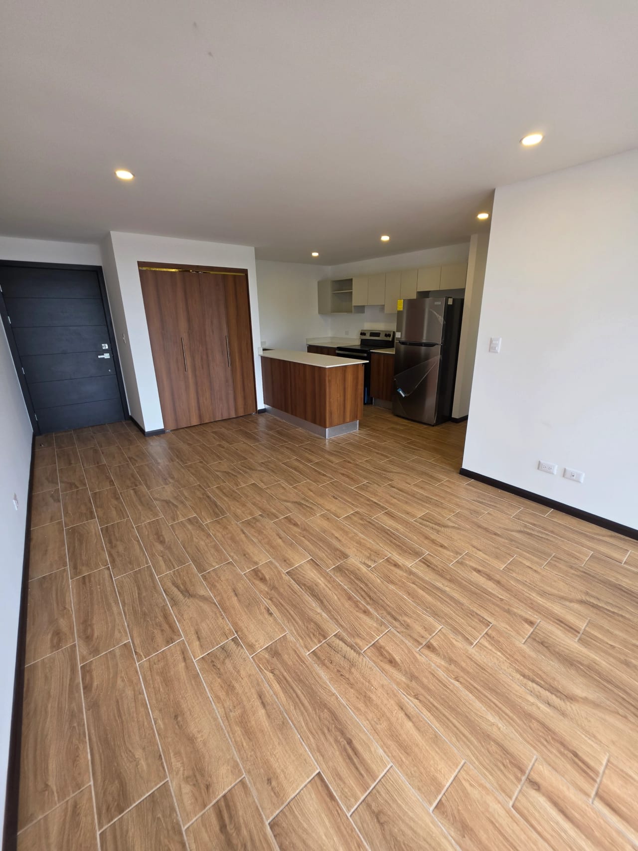 Renta apartamento Essenza z13 2 habitaciones — Apartamento en Alquiler en Essenza, Zona 13, Guatemala, Ciudad — foto 1 de 7