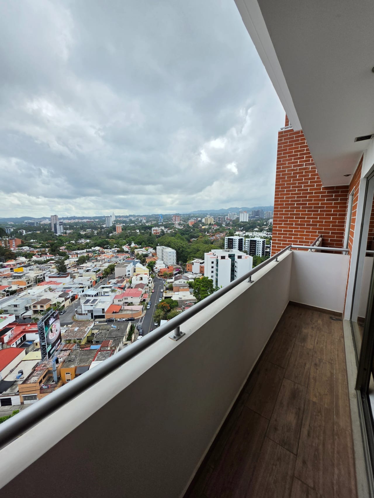 Renta Casalini zona 10 2 hab — Apartamento en Alquiler en Casalini Diagonal 6, Zona 10, Guatemala, Ciudad — foto 3 de 9